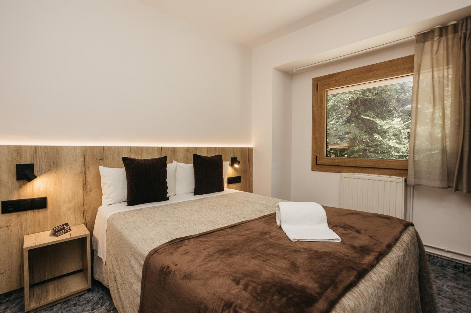 La Trobada Hotel Sport Ripoll Exterior photo